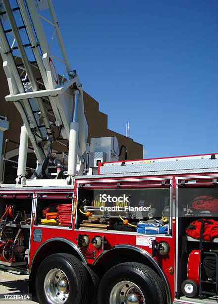 Motor De Escalera De Incendios Foto de stock y más banco de imágenes de Accesorio de cabeza - Accesorio de cabeza, Accidentes y desastres, Asiento de vehículo