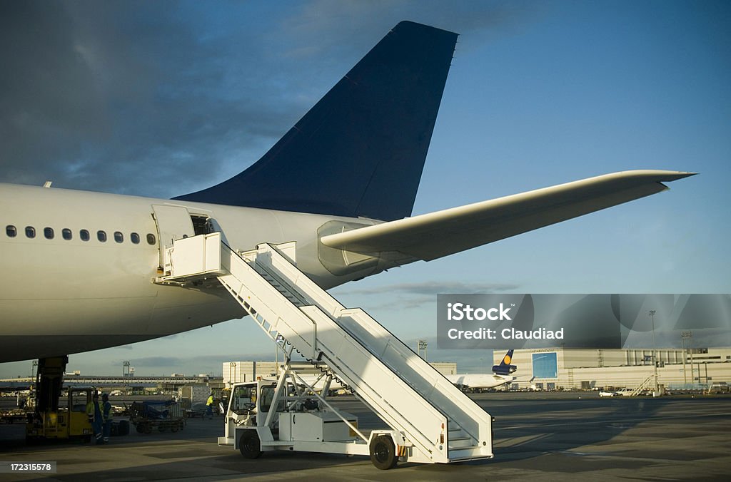 L'aéroport - Photo de Aile d'avion libre de droits