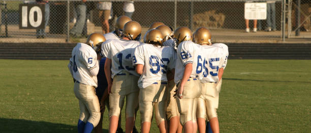 istock Football Huddle 172315644
