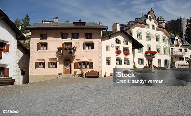 Традиционная Часть Scuol — стоковые фотографии и другие картинки Дом - Дом, Кантон Граубюнден, Без людей