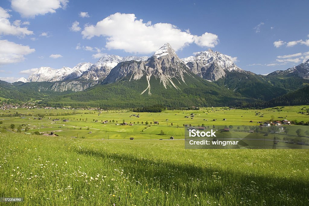 Lermoos - Foto de stock de Montaña Zugspitze libre de derechos