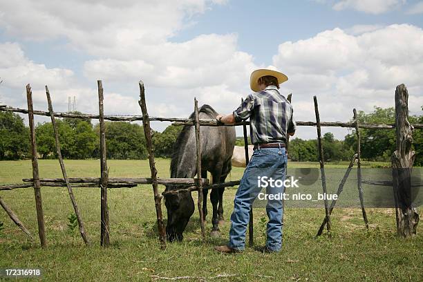 Foto de Cowboy e mais fotos de stock de Adolescente - Adolescente, Adolescência, Adulto