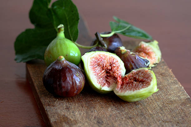 figs nature morte - figue photos et images de collection