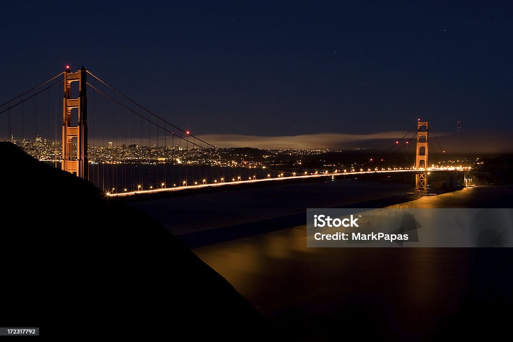 Golden Gate Bridge at Night - Foto de stock de Anochecer libre de derechos