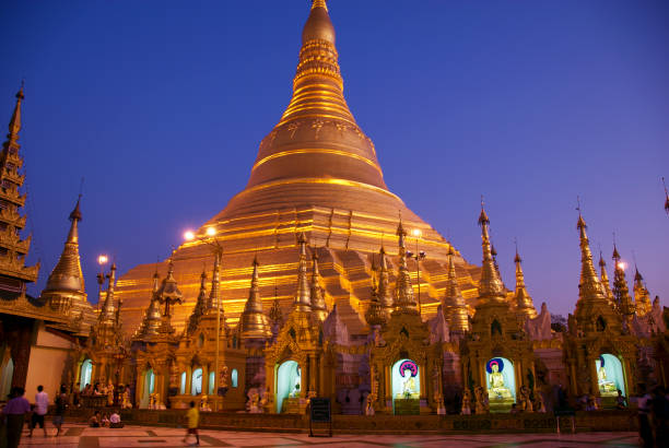 istock Yangon Shwedagon Pagoda - sunset 172318353