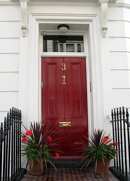 Red front door in Notting Hill (London)
