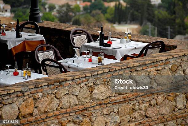 Tavolo Per Due - Fotografie stock e altre immagini di Andalusia - Andalusia, Vino, Ambientazione esterna