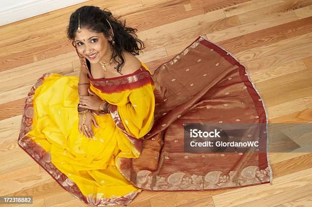 Foto de Spread Étnica e mais fotos de stock de Tamil Nadu - Tamil Nadu, Mulheres, Só Uma Mulher