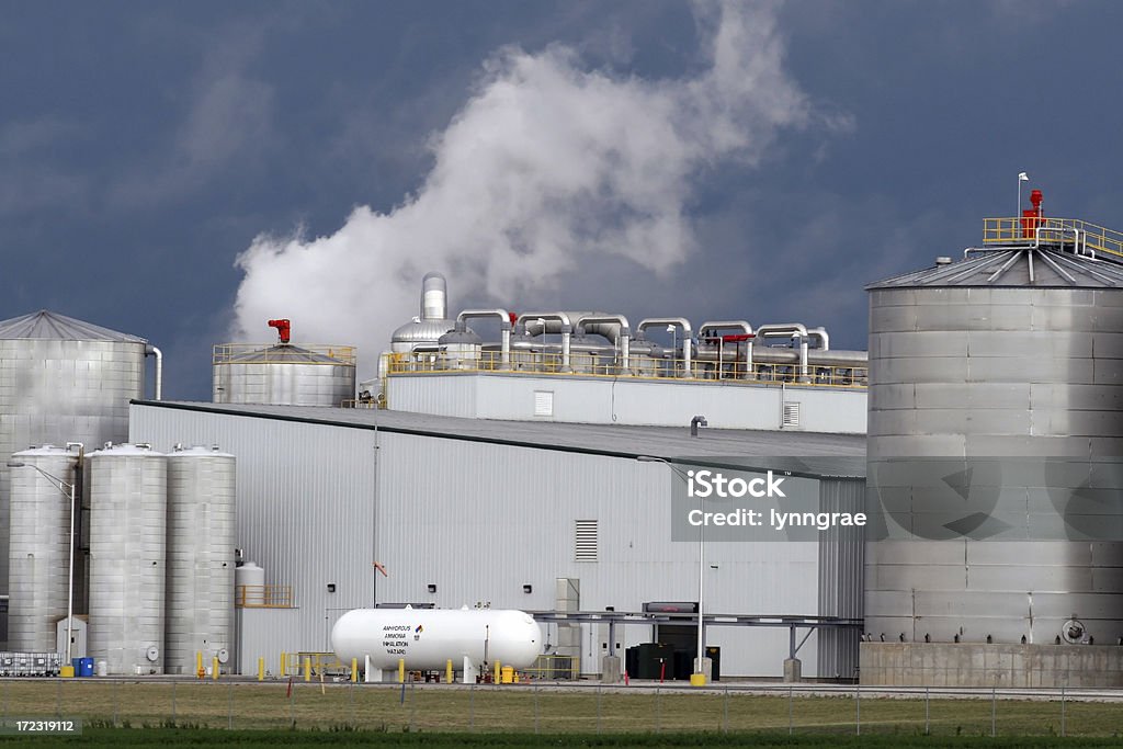 Impianto di etanolo Primo piano di produzione - Foto stock royalty-free di Ammoniaca