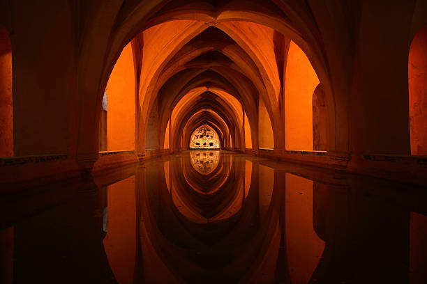 relaes alcazares-sevilla - seville alcazar palace sevilla arch fotografías e imágenes de stock