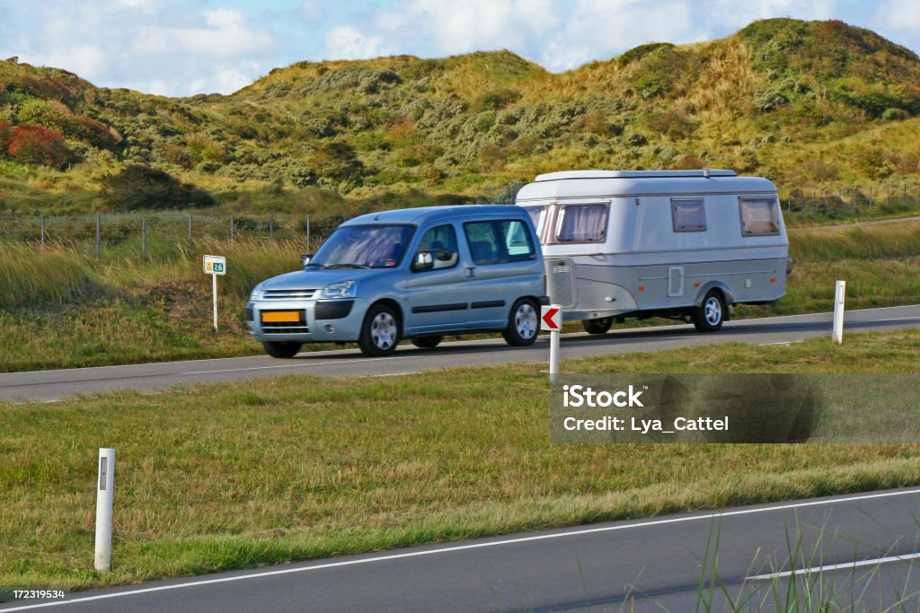 Coche con la caravana # 14 - Foto de stock de Tráiler de vehículos libre de derechos