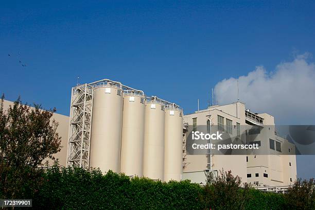 Fábrica De Trabalho - Fotografias de stock e mais imagens de Exterior de edifício - Exterior de edifício, Fábrica, Fábrica de Cerveja