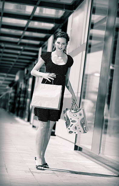 istock shopping girl 172320975