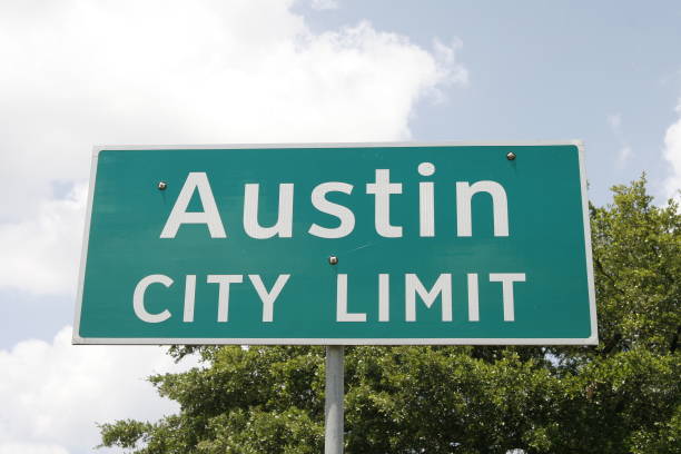 istock Austin Texas City Limit Sign 172321192