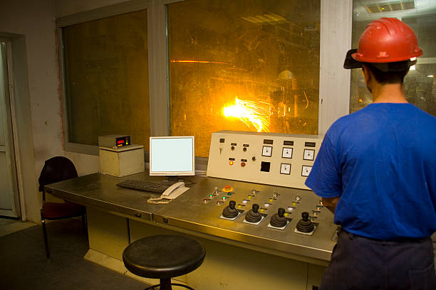 冶金 - control room foundry computer factory ストックフォトと画像