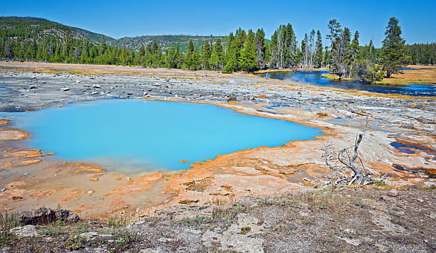 istock Awsome Blue Pool in Yellowstone Wyoming USA 172322431
