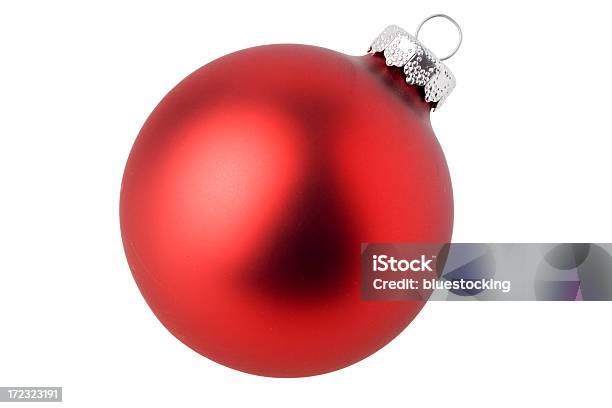 Foto de Bola Vermelha De Natal Isolado e mais fotos de stock de Bola de Árvore de Natal - Bola de Árvore de Natal, Vermelho, Natal