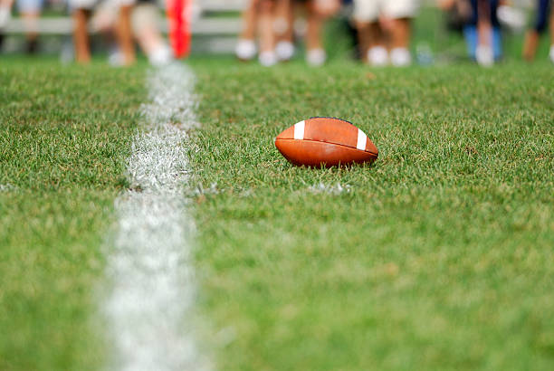 istock Foot short of the first down. 172325056