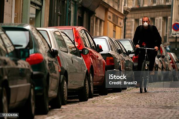 Poluição Atmosférica - Fotografias de stock e mais imagens de Carro - Carro, Poluição, Ciclismo