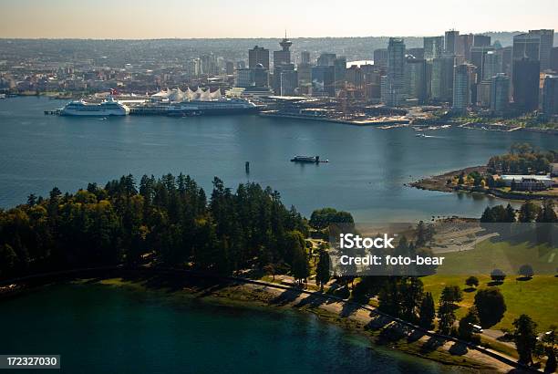 Foto de Coal Harbour e mais fotos de stock de Arquitetura - Arquitetura, Barco de passageiros, Canada Place