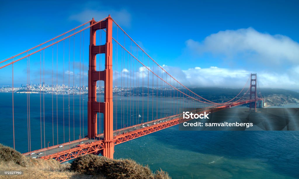 Golden Gate Bridge, Сан-Франциско - Стоковые фото Автомобиль роялти-фри