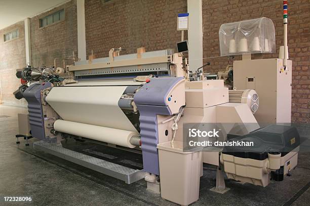 Produzione Tessile E Tessitura - Fotografie stock e altre immagini di Automatizzato - Automatizzato, Industria tessile, Stabilimento tessile