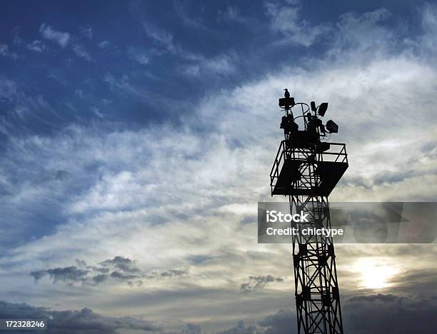 Torre De Comunicação - Fotografias de stock e mais imagens de Alto - Descrição Física - Alto - Descrição Física, Amanhecer, Antena - Equipamento de Telecomunicações