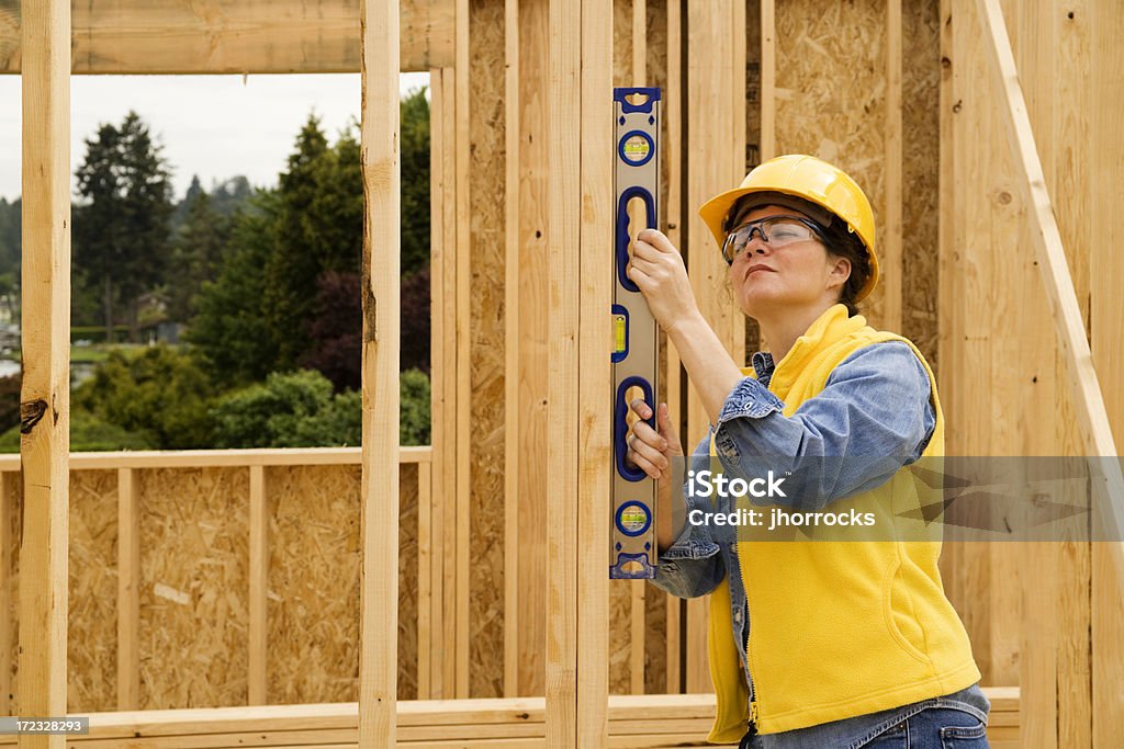 Construção Engenheiro verificar nível - Royalty-free Admirar a Vista Foto de stock