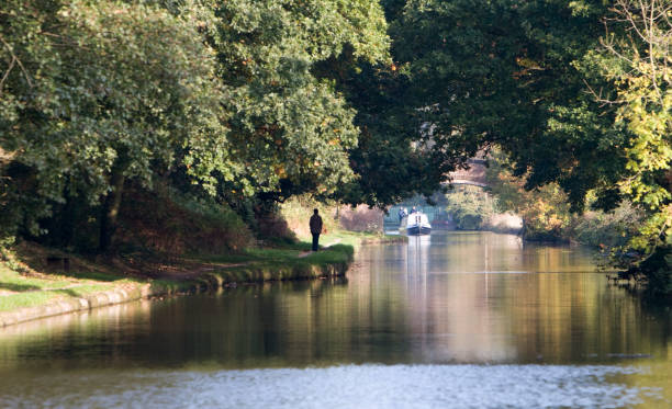 bridgewater kanal, moore, cheshire, england - canal warrington english culture uk stock-fotos und bilder