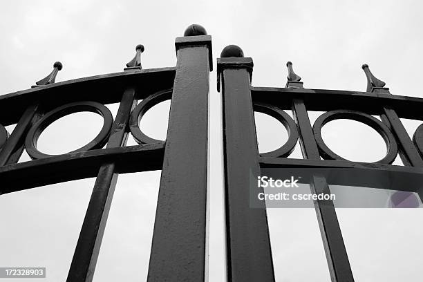 Gate Stockfoto und mehr Bilder von Abgeschiedenheit - Abgeschiedenheit, Architektonisches Detail, Begrenzung