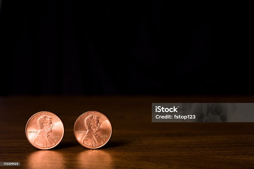 Dwa Miedź Lincoln Głowa pensy na czarnym tle - Zbiór zdjęć royalty-free (1 cent amerykański)