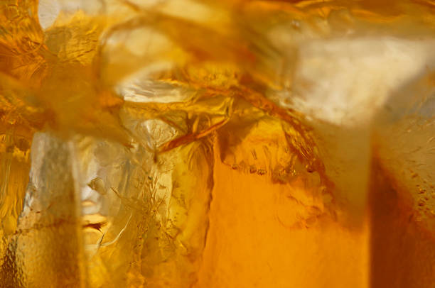 whiskey serii - whisky glass ice cube alcohol zdjęcia i obrazy z banku zdjęć