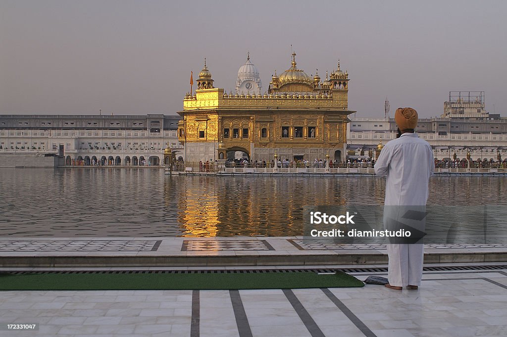 インドアムリトサルを進みます。黄金の寺院 - 寺院のロイヤリティフリーストックフォト