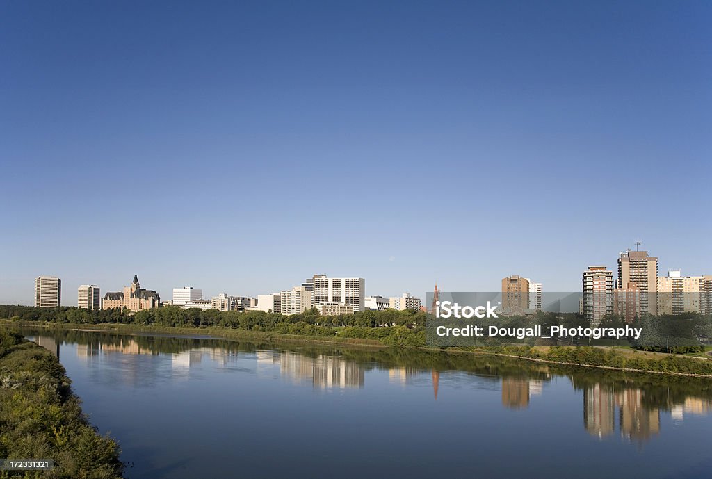 Saskatoon rzeki Panorama miasta budynki z - Zbiór zdjęć royalty-free (Bez ludzi)