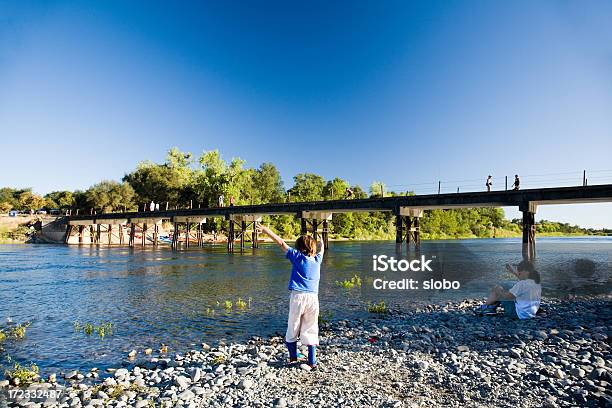 Diversión Por El Río Foto de stock y más banco de imágenes de Actividades recreativas - Actividades recreativas, Agua, Aire libre