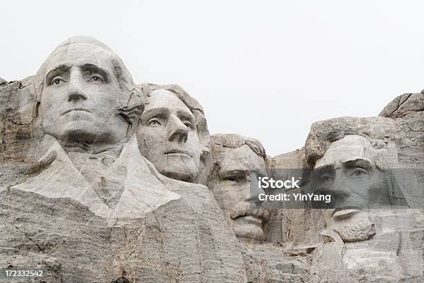 Monumento Nacional Do Monte De Rushmore Com Dos Presidentes Na Montanha De Cálculo - Fotografias de stock e mais imagens de Monumento nacional do monte de Rushmore