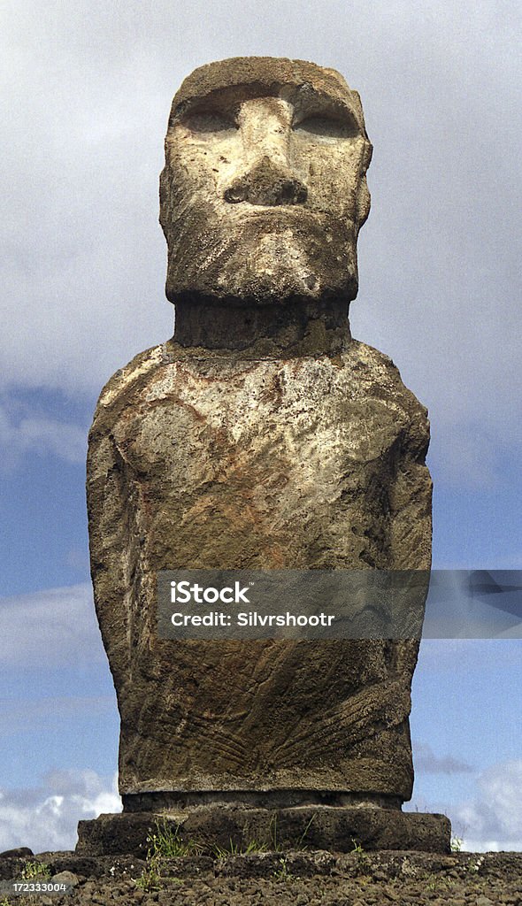 Moai на Остров Пасхи - Стоковые фото Каменный век роялти-фри