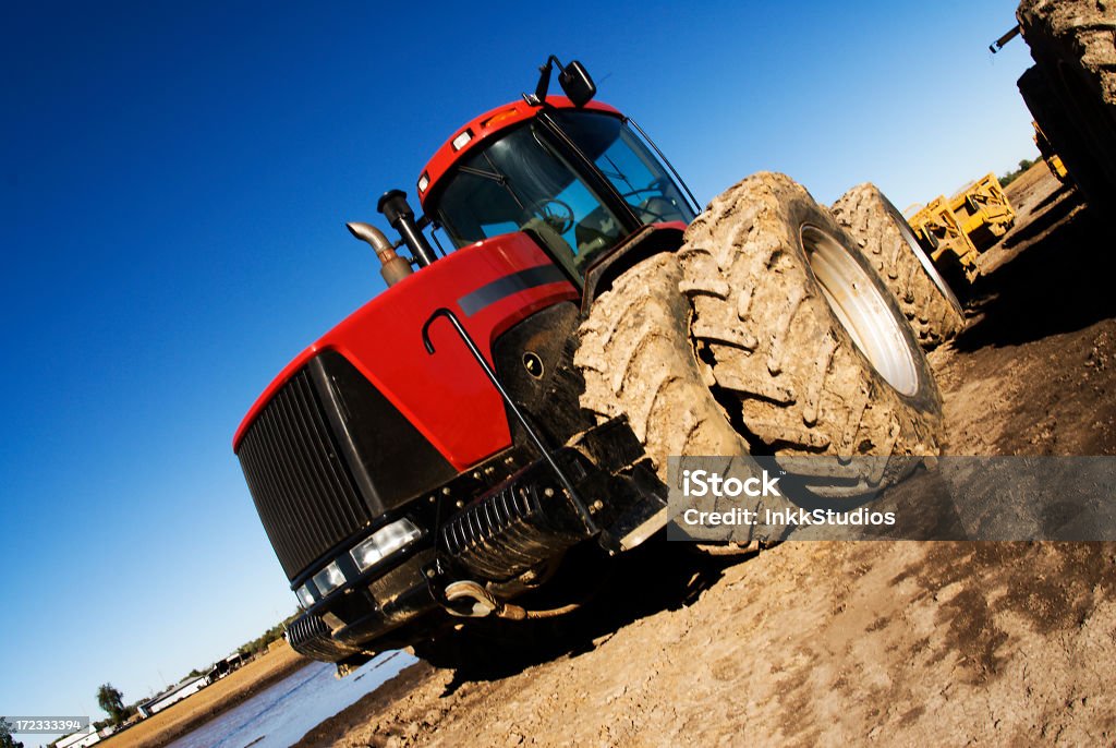 Trator Industrial vermelho - Foto de stock de Agricultura royalty-free
