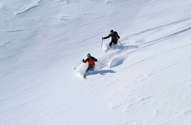 telemarker w neve fresca - skiing winter sport powder snow athlete zdjęcia i obrazy z banku zdjęć