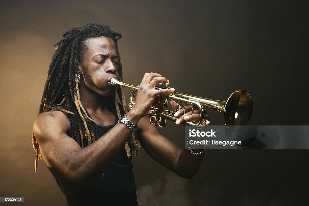 Joueur de trompette - Photo de Rasta libre de droits