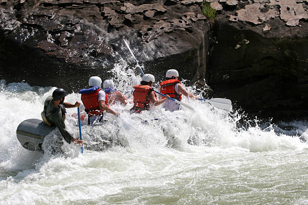 rafting en el gauley - rafting white water rafting rapid river fotografías e imágenes de stock