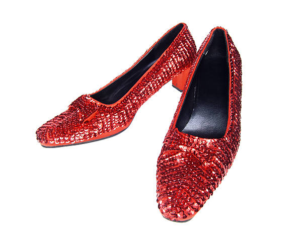 mágico de oz - red ruby slippers slipper shiny imagens e fotografias de stock