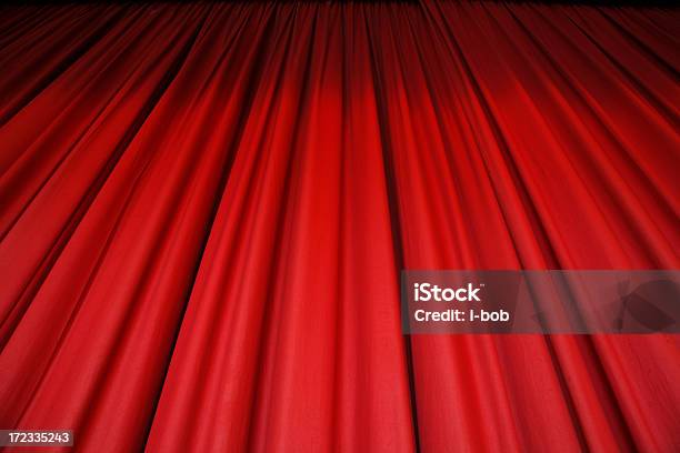 Cortina De Palco Vermelho - Fotografias de stock e mais imagens de Cortina - Cortina, Edifício de Teatro, Fim