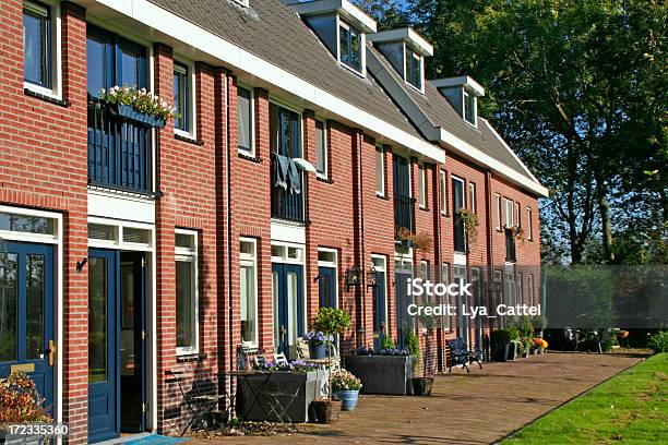 Ряд Пригородных Домов 4 — стоковые фотографии и другие картинки Нидерланды - Нидерланды, Блокированный дом, Дом