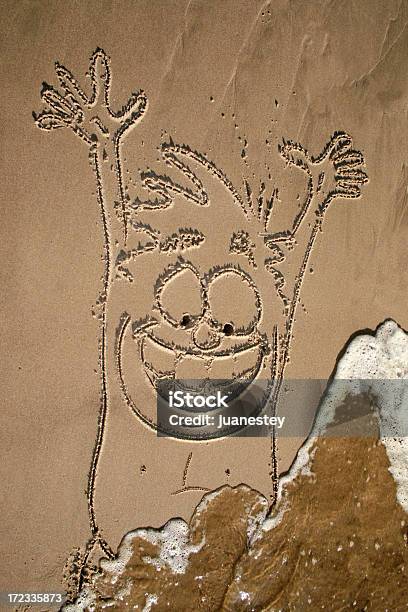 Счастливый Песочный Человек — стоковые фотографии и другие картинки Береговая линия - Береговая линия, Боль, Брызги