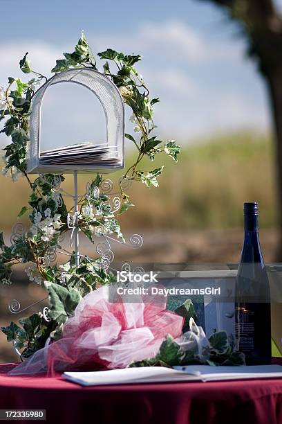 Foto de Decoração De Casamento e mais fotos de stock de Assinatura - Assinatura, Branco, Caixa de correio