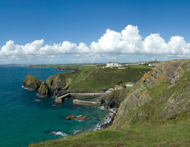 mullion cove mullion cove cornish coast cornwall england uk mullion cove stock pictures, royalty-free photos & images