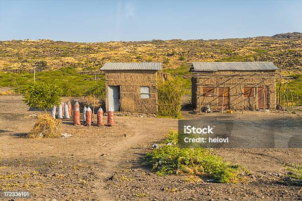 Деревня В Эфиопии — стоковые фотографии и другие картинки Мешок - Мешок, Уголь, Аборигенная культура