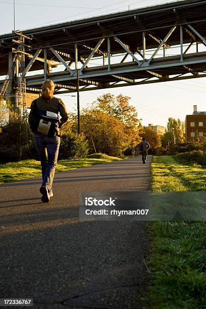 Foto de Comunidade Da Manhã e mais fotos de stock de Andar - Andar, Seattle, Adulto