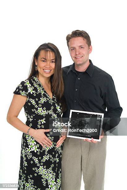 아기 통해 세 아시아인에 대한 스톡 사진 및 기타 이미지 - 아시아인, 양 부모, 임신